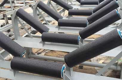 高分(fen)子托輥施(shi)工現場